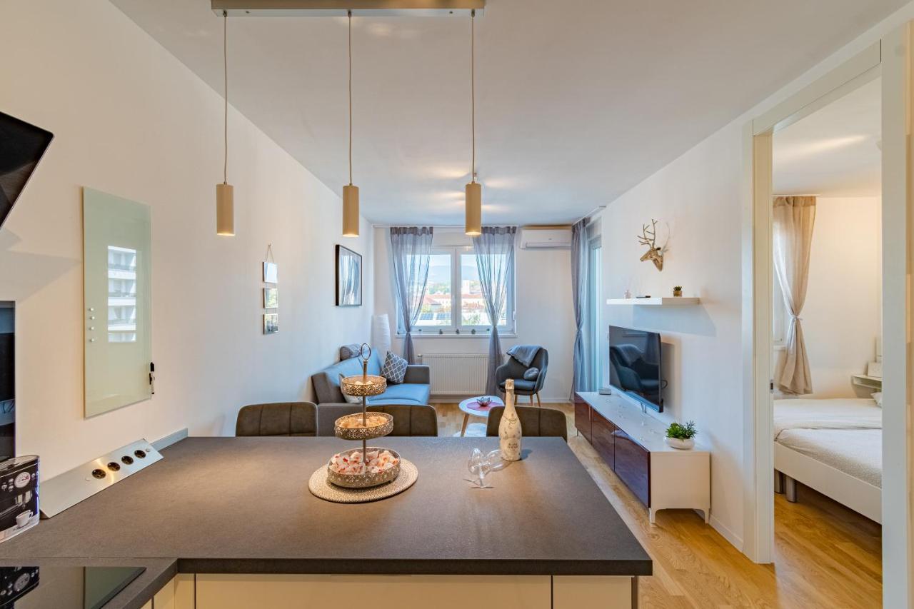 Flexible Selfcheckins 25 - Zagreb - Garage - Loggia - New - Luxury Leilighet Eksteriør bilde